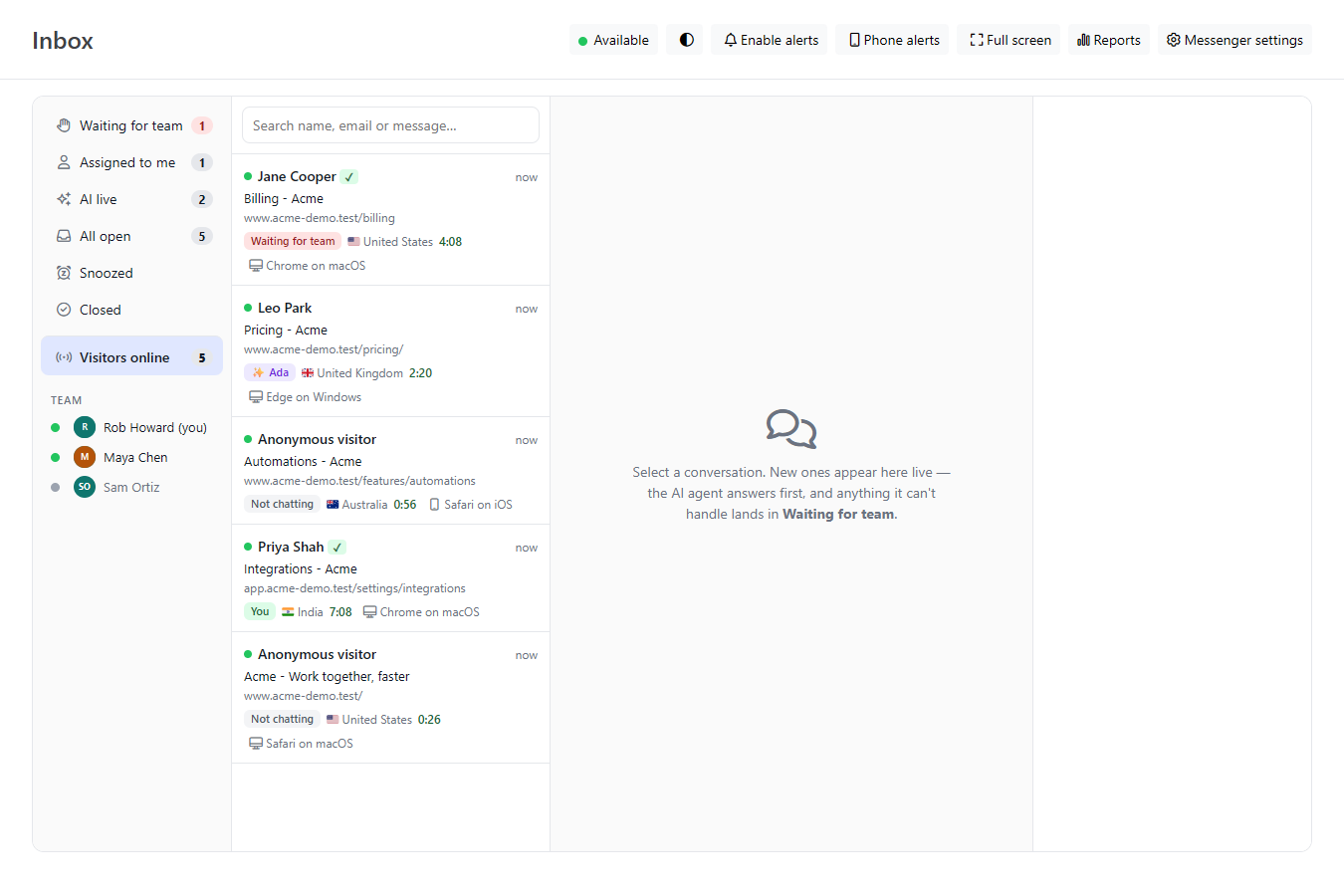 Visitors online listing each visitor with their page, country, time on page and device